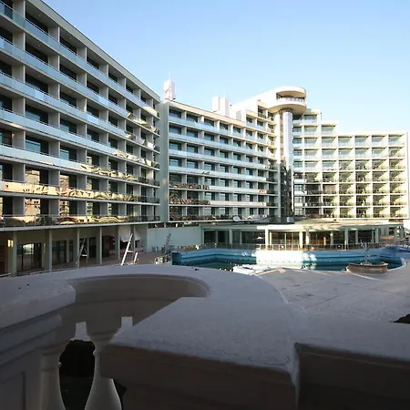 New Estate In Victoria Apartament *