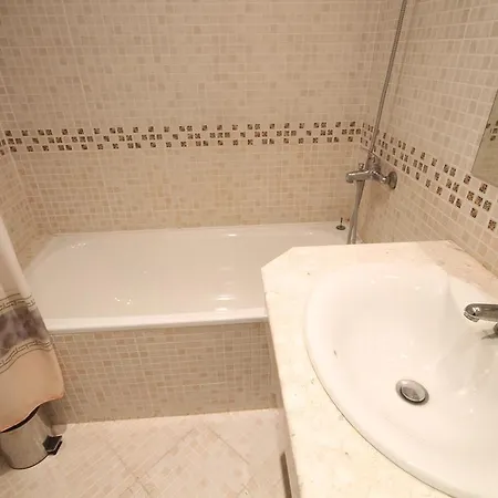 New Estate In Victoria Apartament